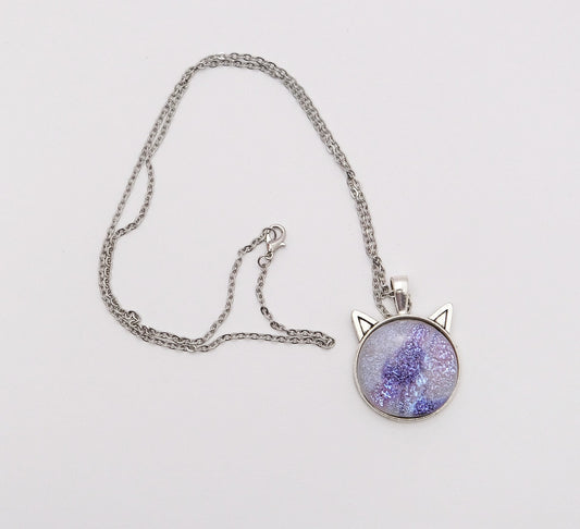 Silver Cat pendant necklace, with pink/purple/white sparkling dichroic fused glass center stone on a 20 inch steel chain seeds glassworks seedsglassworks